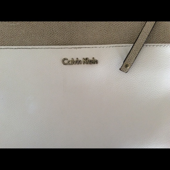 Calvin Klein 2 Tone Crossbody - Picture 4 of 10